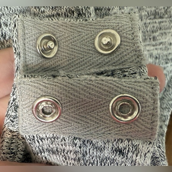 Forever 21 Gray Lace-Up Long Sleeve Bodysuit Size S NWOT - Picture 5 of 7